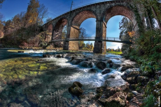 Deutsche Traun traditionell - das Viadukt - Streckengrenze zum Fliegenfischen