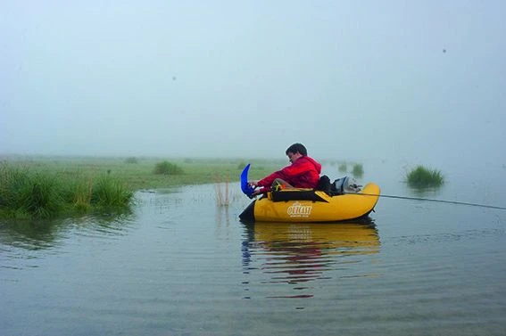 Ralf beim Fliegenfischen auf Hecht am Bergsee